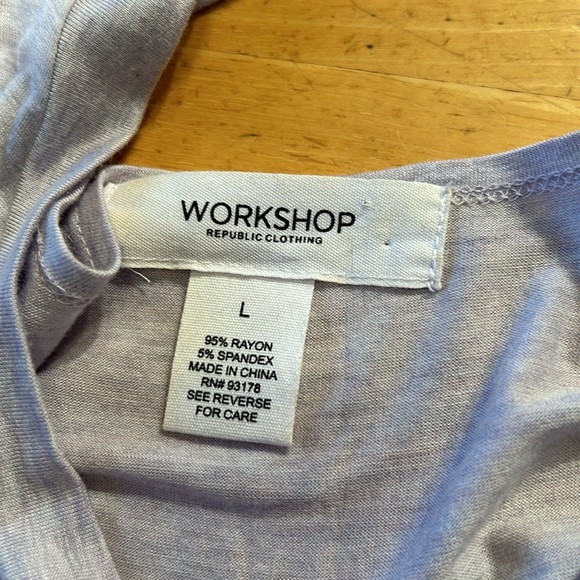 Woman’s Short Sleeve Top - Picture 4 of 4